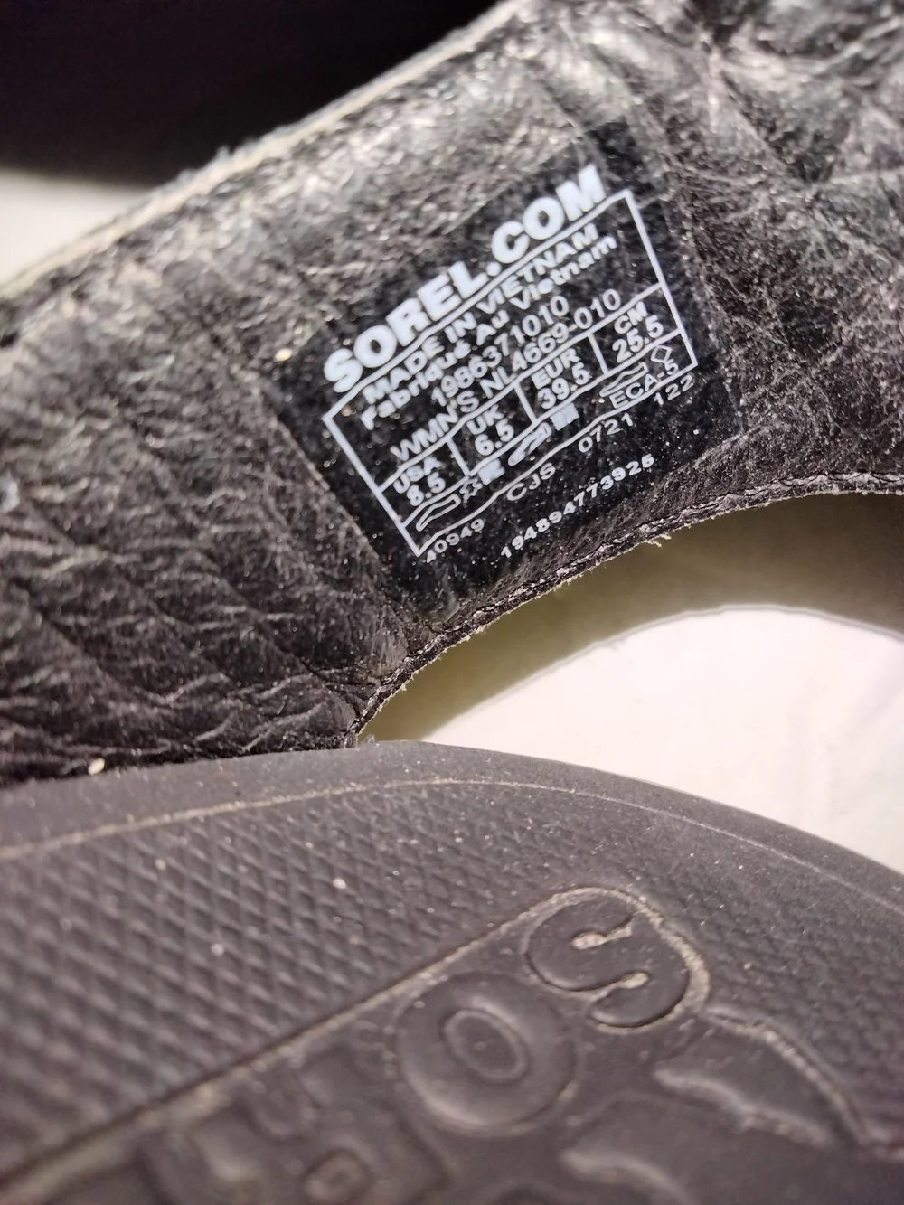 Sorel (Size 8.5) Gray & Black Crisscross Strap Platform Open Toe Sneaker Sandals